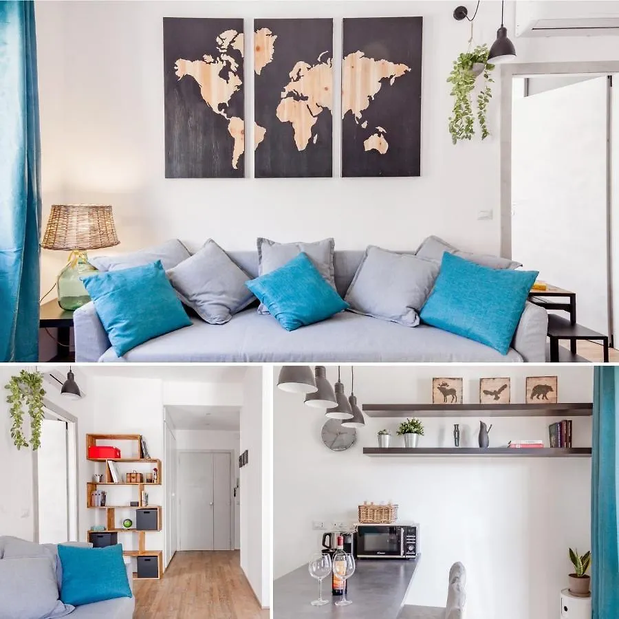 Open The Classic Wooden Shutters At A Cozy City Nest Florence 0*,