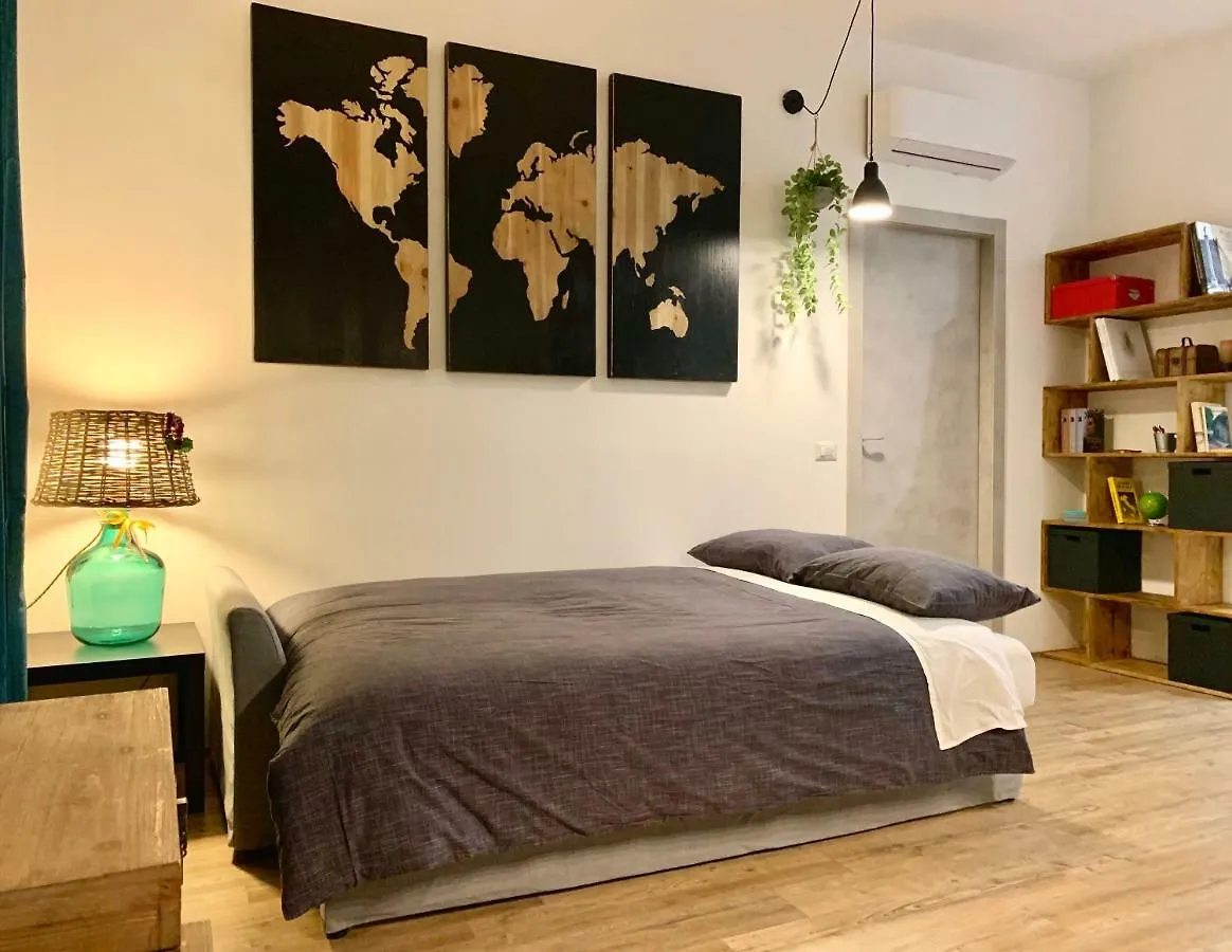 Apartamento Open The Classic Wooden Shutters At A Cozy City Nest Florencia