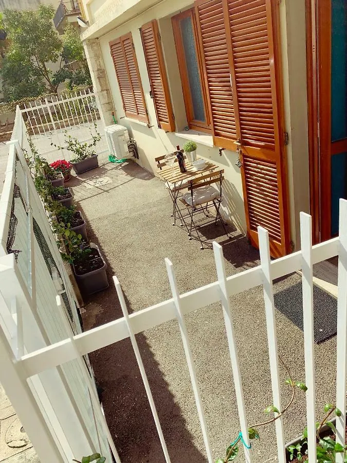 Open The Classic Wooden Shutters At A Cozy City Nest Florence 0*,  Italy